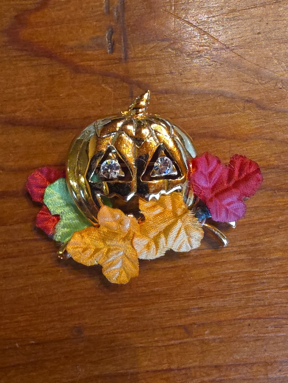 Vintage Pumpkin Fall Leaves Halloween Jack-o-lantern Pin Brooch